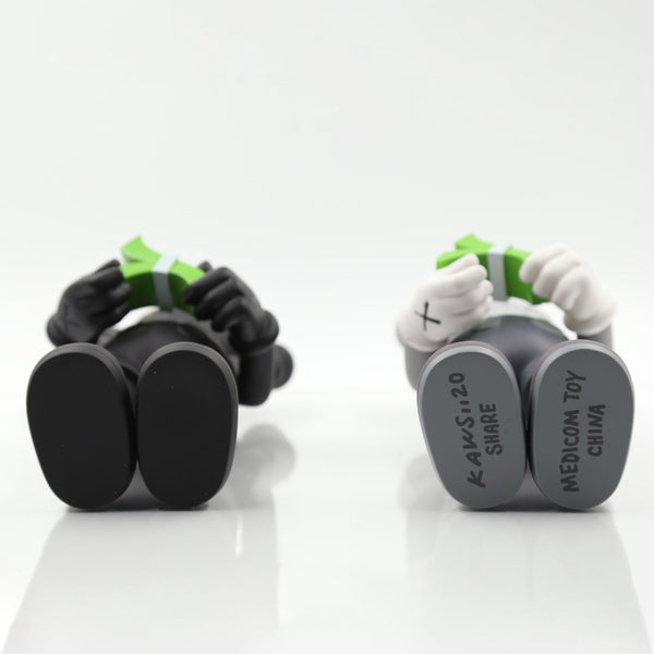 KAWS Figurine: Bringing Companionship to Life-Ornaments Statues Figurines