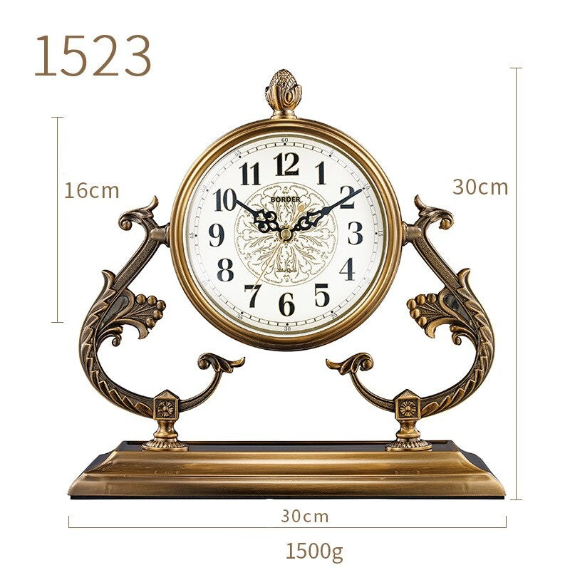 Horloge de table antique de style européen