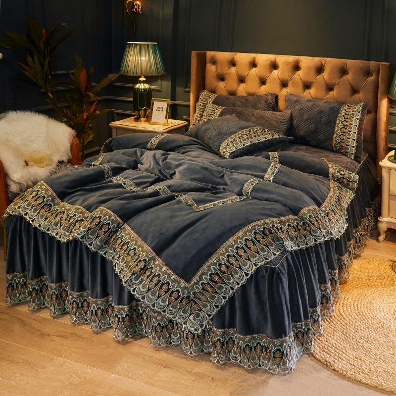Velvet Lace Bedding Set