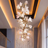 Éclairage de lustre d’escalier de bouquet floral