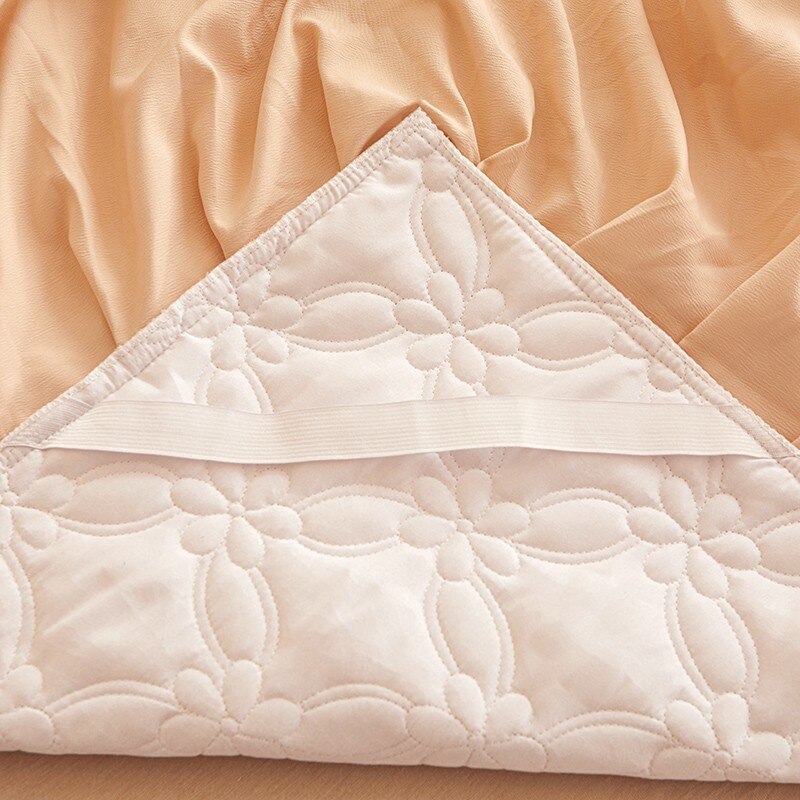 Soft Breathable Ruffle edge Bedding Set