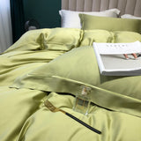 Améliorez votre chambre avec nos ensembles de literie en soie