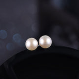 Freshwater Pearl Stud Earring: Elegant and Timeless Jewelry