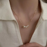 Graceful Horizon Necklace - Add a Touch of Elegance to Your Style