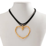 Halskette „Captivating Dreams“ – Schmücken Sie Ihre Eleganz mit BabiesDecor.com