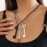 Halskette „Cosmic Allure“ – Schmücken Sie Ihre Eleganz mit BabiesDecor.com