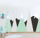 Sticker mural montagnes : élégant et facile à appliquer.